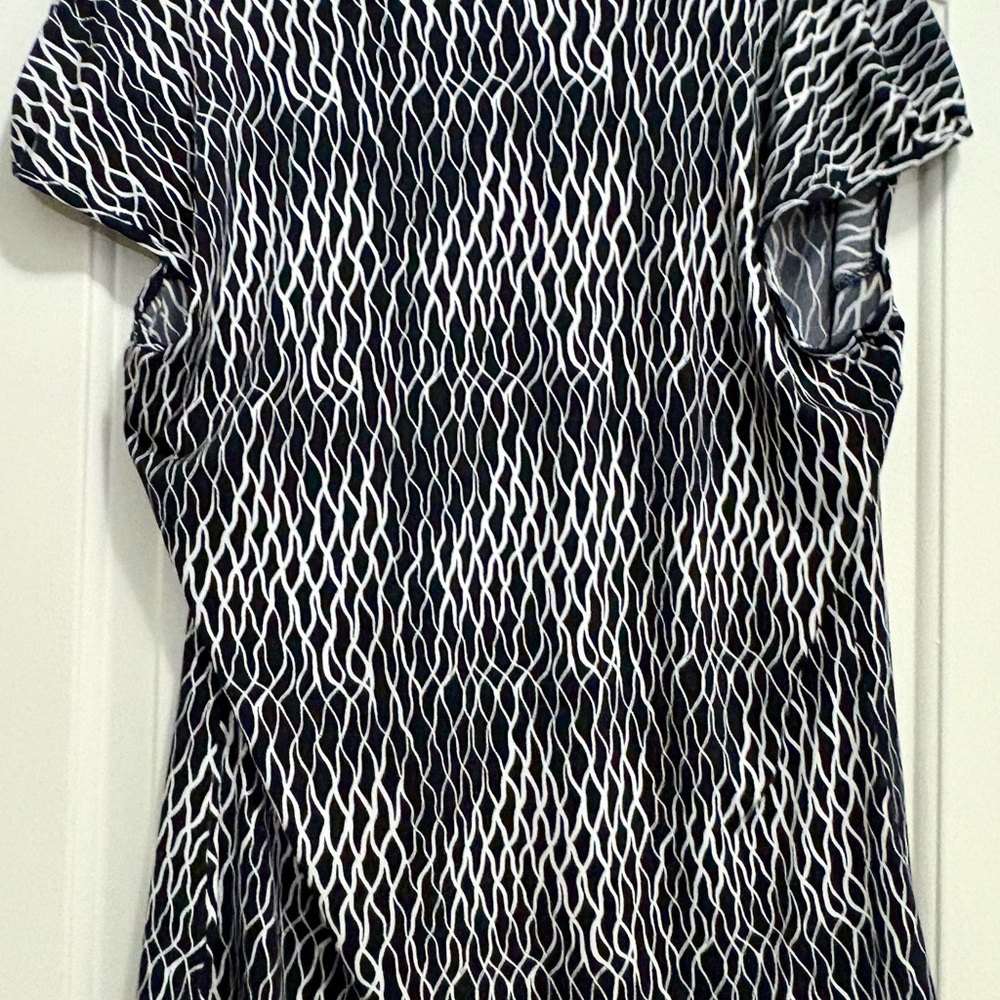 Black and White Patterned Women's Top - Picture 4 of 6